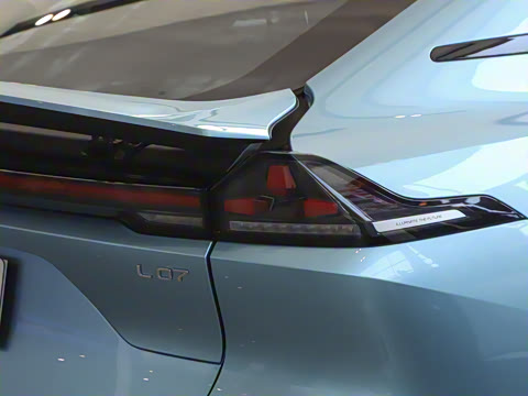 2025�� 530UltraǬ���Ǽ�ADS SE�����