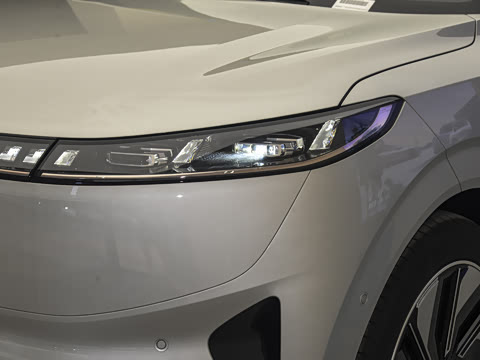 2025�� 636Ultra�Ǽݰ� 6��