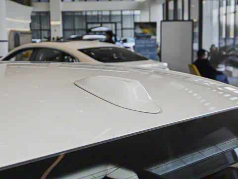 2025�� 225i M�˶���ҹ��װ