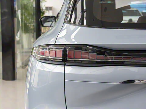 2025�� ���Ĵ� UItra 2.0T ������ �ǻ۾�����