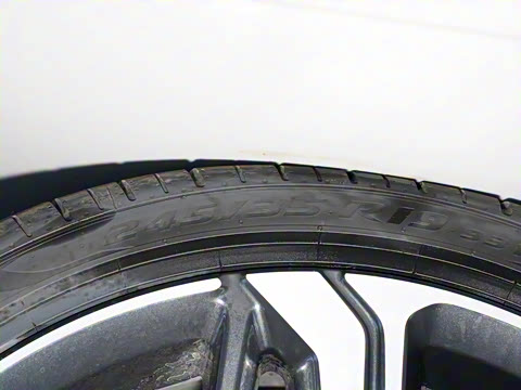 2025�� 200���������� 40 TFSI ����������