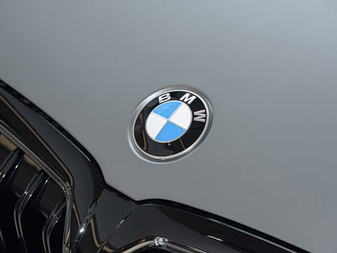 2025�� 330Li 50����������