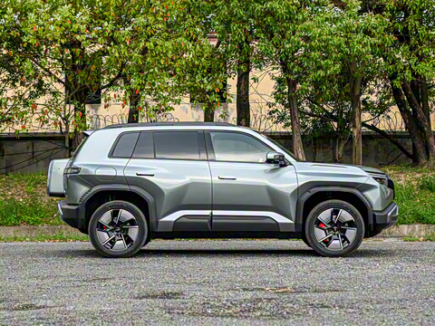 2025�� 501KM ����Ultra��