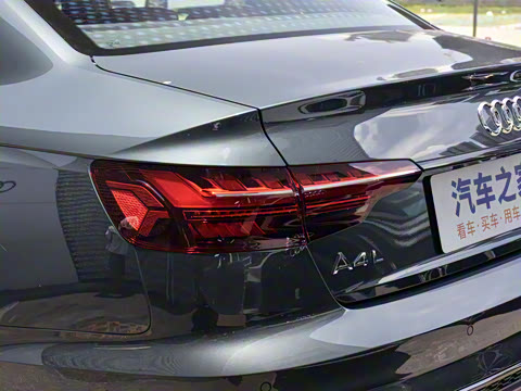 2025�� 200���������� 40 TFSI ����������