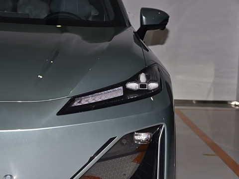 2025�� 215Max �����Ǽ�AD PRO���̰�