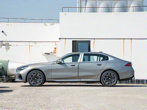 2025�� 530Li ������ M�˶���װ