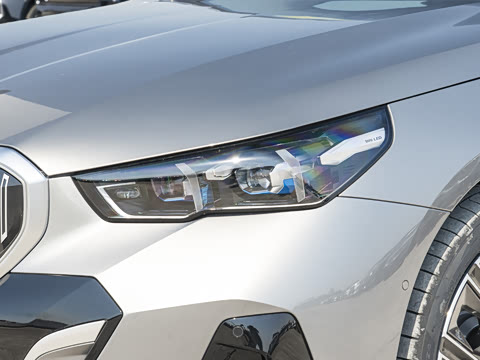 2025�� 530Li ������ M�˶���װ