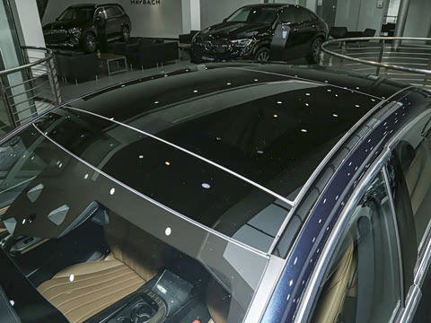 2025�� E 300 L �����