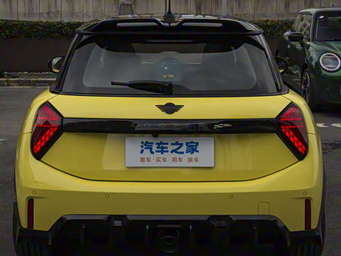 2025�� JOHN COOPER WORKS