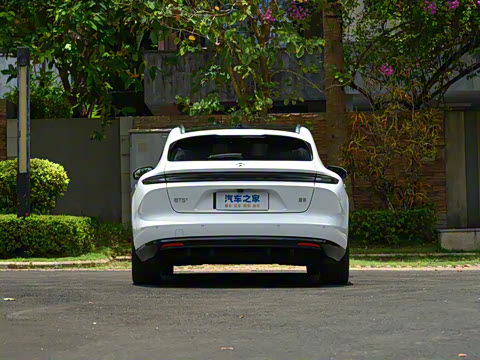 2025�� 75kWh Touring