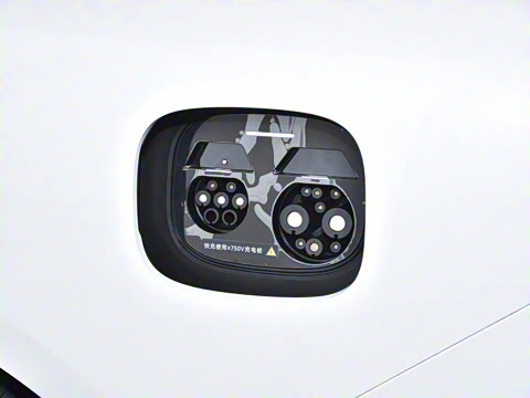 2025�� 705km Pro