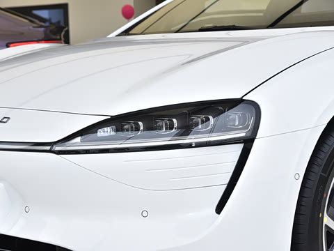 2025�� 705km Pro