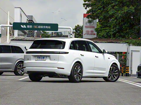 2025�� Pro ���ܻ��°�