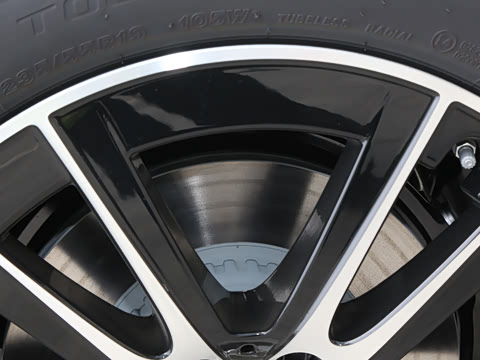 2025�� �Ŀ� GLC 260 L 4MATIC ������