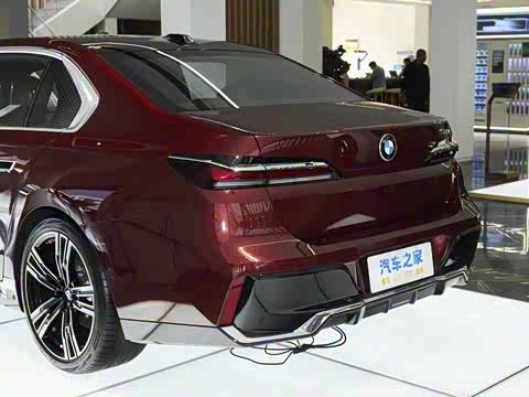 2023�� 740Li ������ M�˶���װ