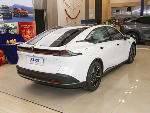 2025�� 230UltraǬ���Ǽ�ADS SE���̰�