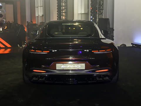 2025�� AMG GT 63 4MATIC+