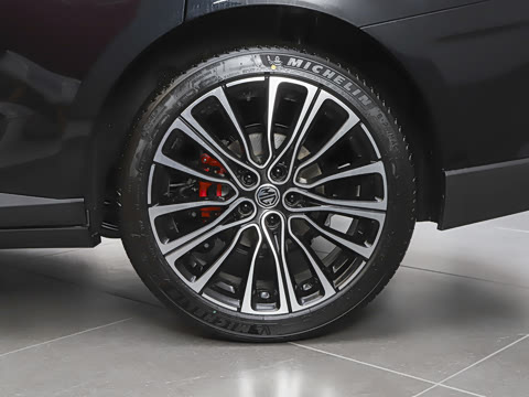 2025�� 2.0T 405 AT������