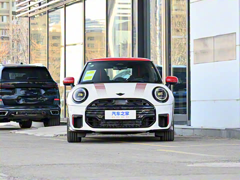 2025�� JOHN COOPER WORKS