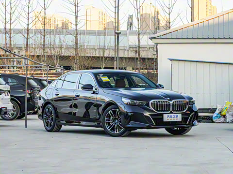 2025�� 530Li ������ M�˶���װ