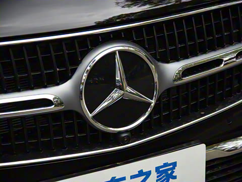 2025�� �Ŀ� GLC 260 L 4MATIC ������