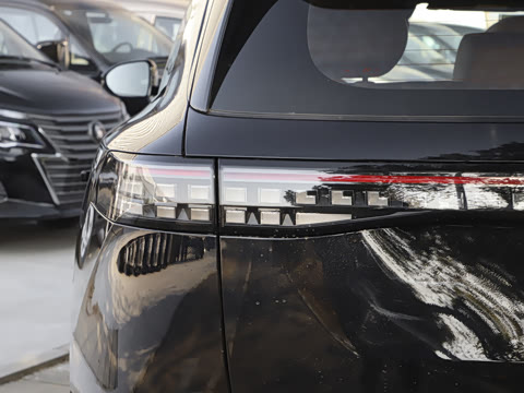 2025�� 636Max����� 5��