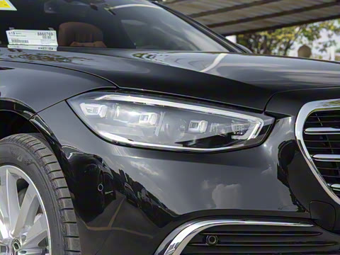 2025�� S 400 L ������