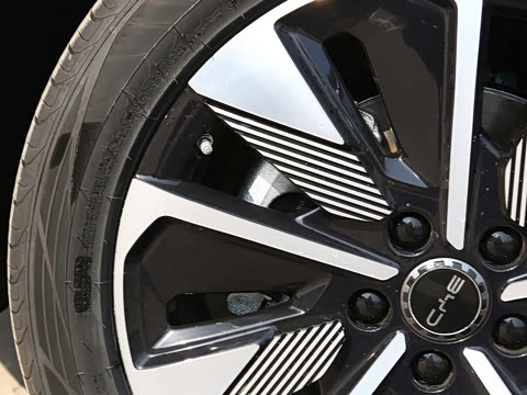 2025�� EV �Ǽݰ� 520km �����