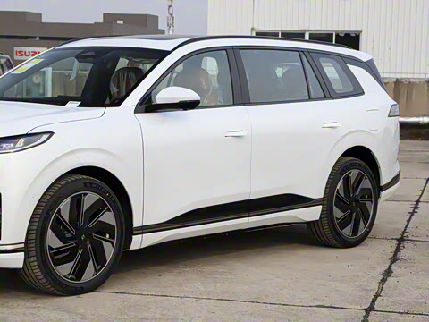 2025�� 210Ultra���Ȱ� 5��