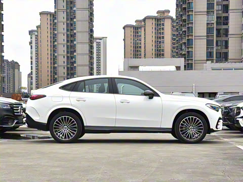 2025�� �Ŀ� GLC 300 4MATIC ����SUV