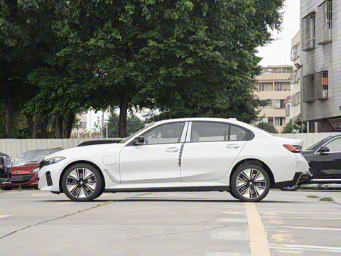 2025�� eDrive 40 L ��ҹ�˶���װ