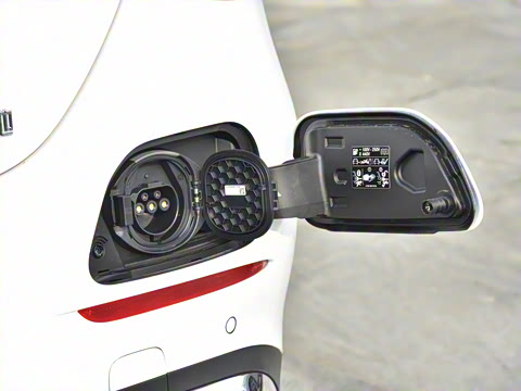 2025�� �Ŀ� C 350 eL