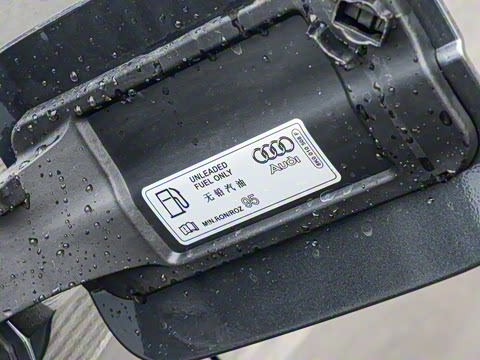 2025�� 200���������� 40 TFSI ���������� B&O ��ҹ��