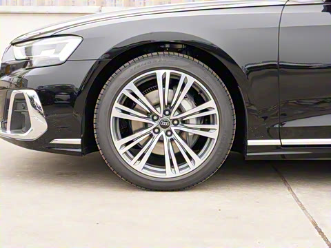 2025�� A8L 45 TFSI quattro ������