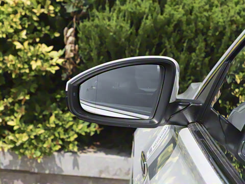 2025�� �Ŀ�� 300TSI DSG׿Խ��