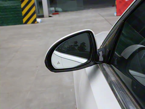 2025�� �Ŀ� E 300 L ʱ����