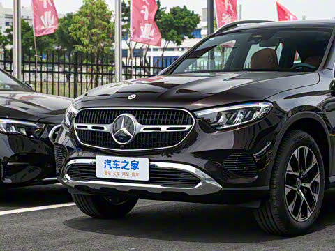 2024�� GLC 260 L 4MATIC ������ 5��