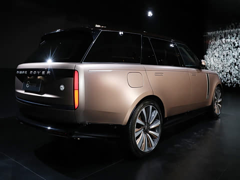 2025�� 4.4 V8 SV�й�ʮ����߶���