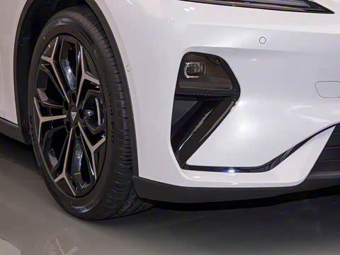 2025�� 300Ultra  �����Ǽ�AD PRO���̰�