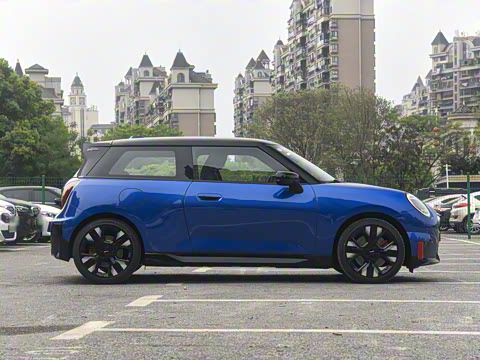 2025�� JOHN COOPER WORKS