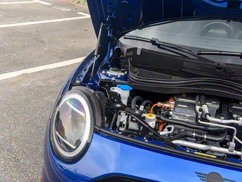 2025�� JOHN COOPER WORKS