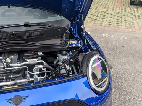 2025�� JOHN COOPER WORKS