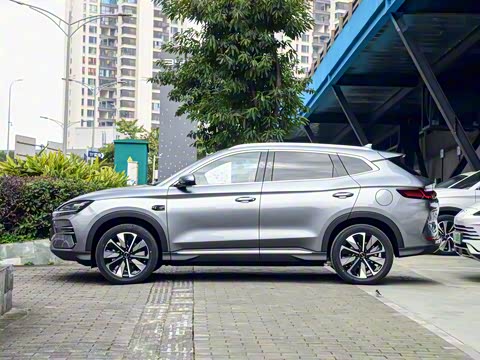 2025�� EV �Ǽݰ� 605km �콢��