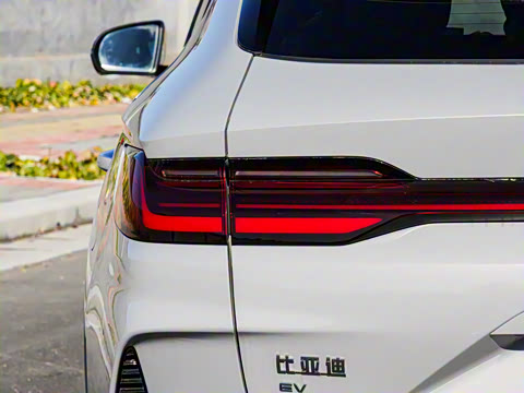 2025�� EV �Ǽݰ� 605km �콢��