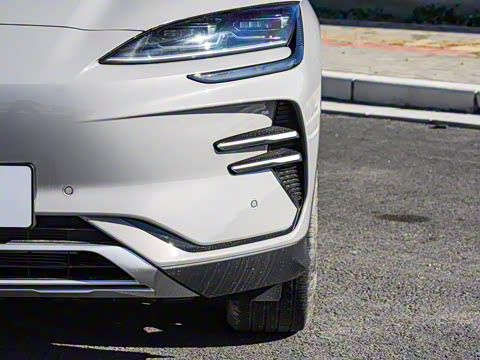 2025�� EV �Ǽݰ� 605km �콢��