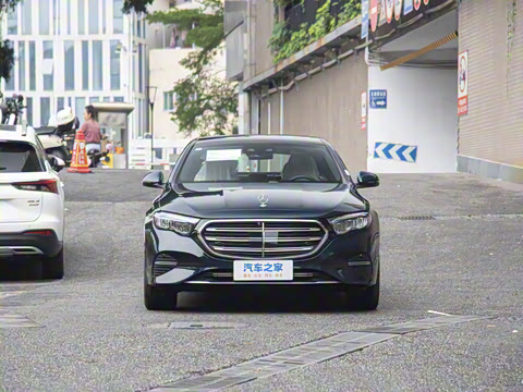 2025�� �Ŀ� E 300 L ������