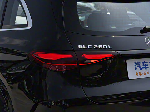 2024�� GLC 260 L 4MATIC ������ 5��