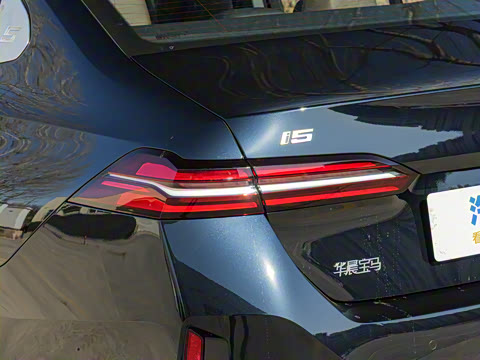 2025�� eDrive 35L M�˶���װ