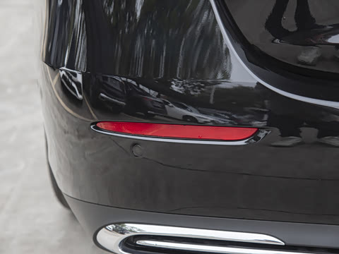 2025�� �Ŀ� E 260 L