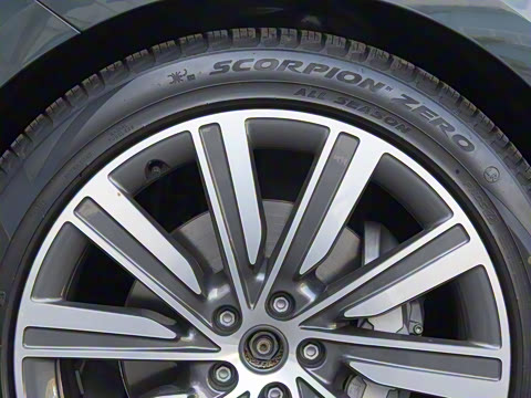 2025�� 3.0 L6 400PS �����ӳ���